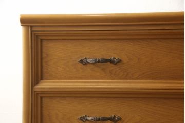 婚礼箪笥を綺麗に再生!高品質リペアを施し、ワントーン落ち着いた色に着色仕上げ。