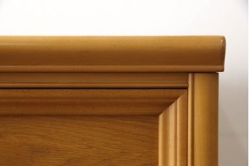 婚礼箪笥を綺麗に再生!高品質リペアを施し、ワントーン落ち着いた色に着色仕上げ。