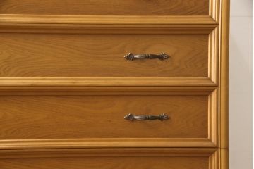 婚礼箪笥を綺麗に再生!高品質リペアを施し、ワントーン落ち着いた色に着色仕上げ。