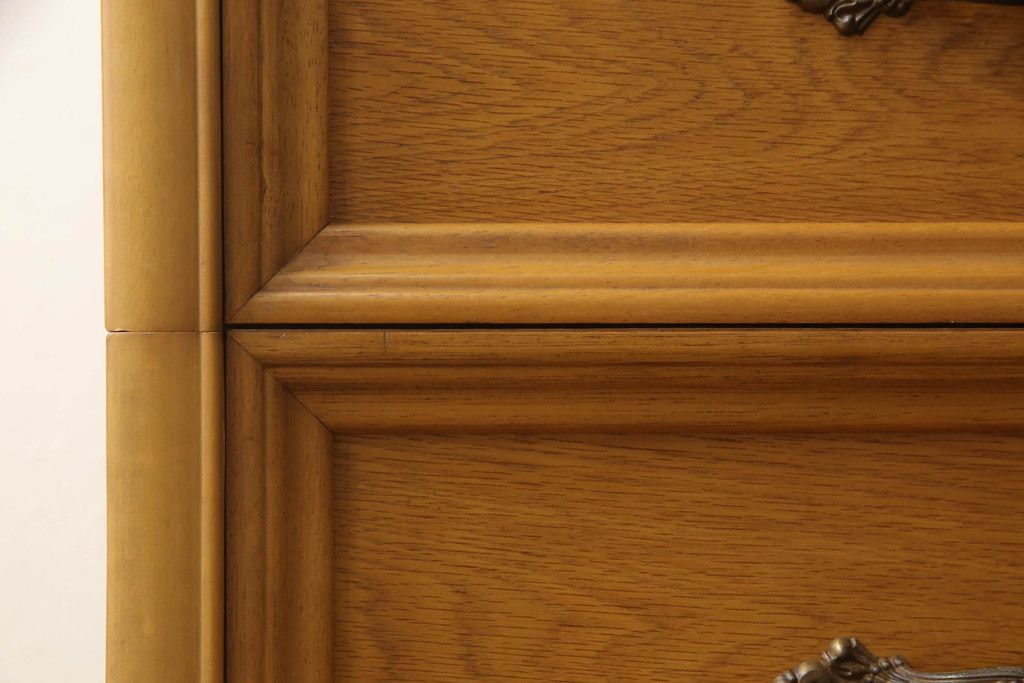 婚礼箪笥を綺麗に再生!高品質リペアを施し、ワントーン落ち着いた色に着色仕上げ。