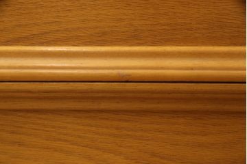 婚礼箪笥を綺麗に再生!高品質リペアを施し、ワントーン落ち着いた色に着色仕上げ。