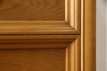 婚礼箪笥を綺麗に再生!高品質リペアを施し、ワントーン落ち着いた色に着色仕上げ。