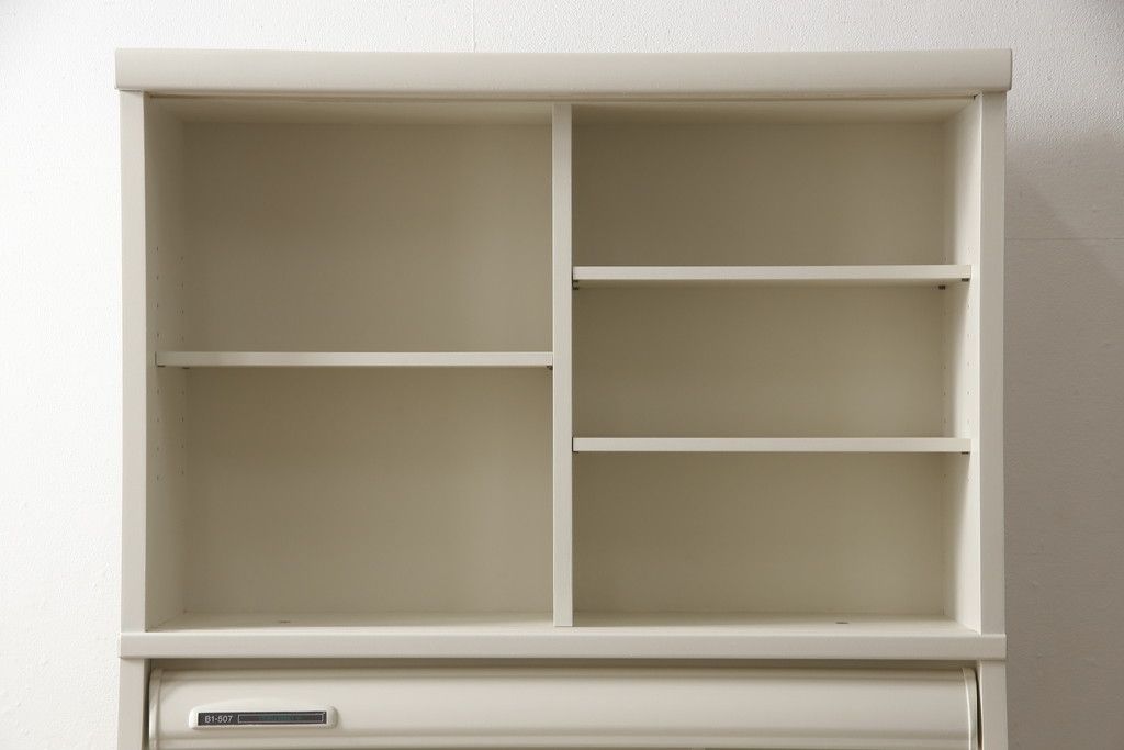 デスクをペイントリメイク!高品質リペアを施し、鍵をシリンダー錠に交換。アンティークホワイトにペイント仕上げ。