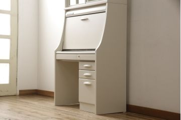 デスクをペイントリメイク!高品質リペアを施し、鍵をシリンダー錠に交換。アンティークホワイトにペイント仕上げ。