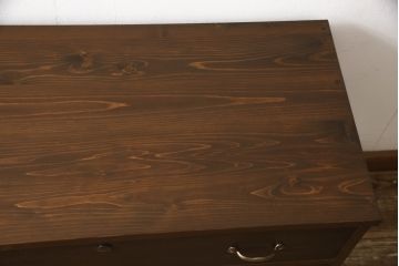 桐箪笥を着色リメイク!ヒノキ無垢材の天板を取り付け、取っ手を交換。オーク系で着色仕上げ。