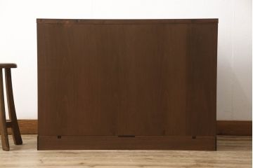 桐箪笥を着色リメイク!ヒノキ無垢材の天板を取り付け、取っ手を交換。オーク系で着色仕上げ。