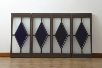 ガラス窓の大きさをリメイク!高さと幅をリサイズし、すりガラス部分を新しいものに交換。ココアブラウンにペイント仕上げ。