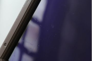 ガラス窓の大きさをリメイク!高さと幅をリサイズし、すりガラス部分を新しいものに交換。ココアブラウンにペイント仕上げ。
