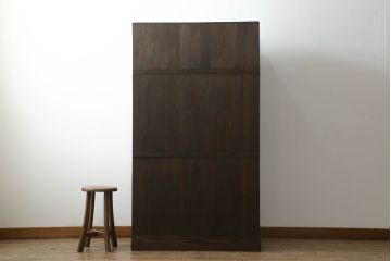 桐箪笥を綺麗に再生。高品質リペアを施し、上段引き戸の内棚引を撤去。チェス系に着色仕上げ。