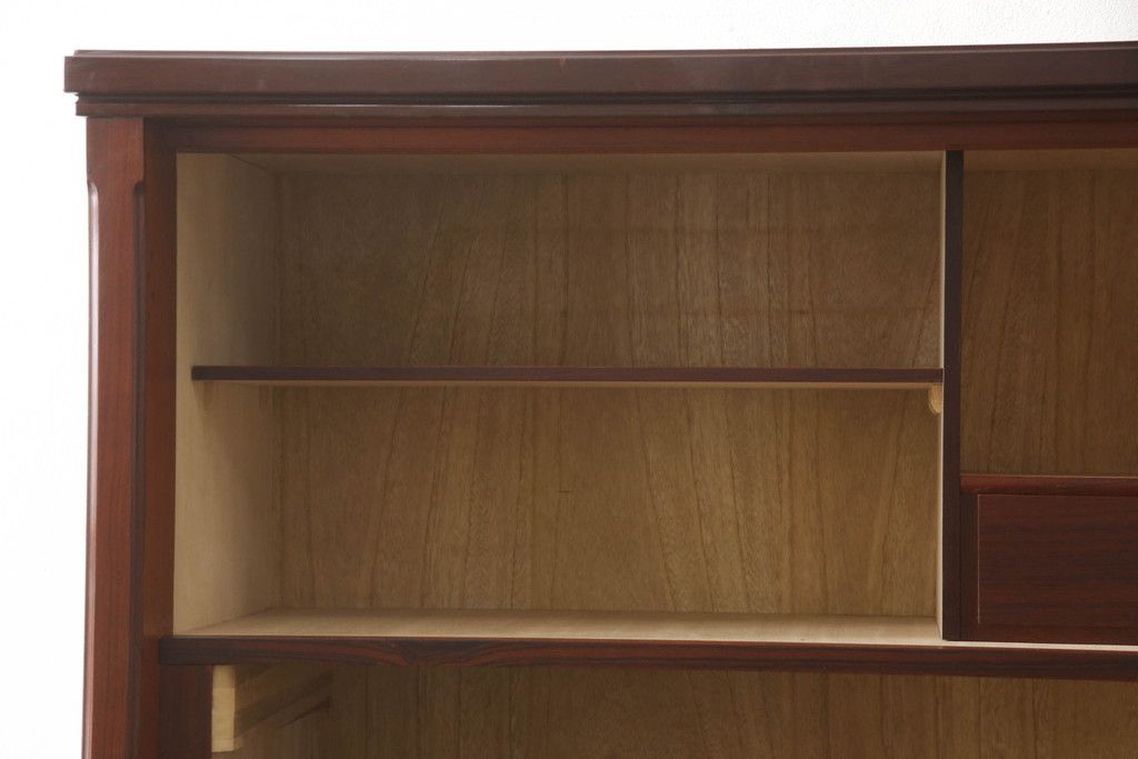 婚礼箪笥を小さくリメイク!高さと幅をリサイズし、観音扉の取り外しでより使いやすく。色ムラを綺麗にして仕上げ。