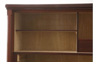 婚礼箪笥を小さくリメイク!高さと幅をリサイズし、観音扉の取り外しでより使いやすく。色ムラを綺麗にして仕上げ。