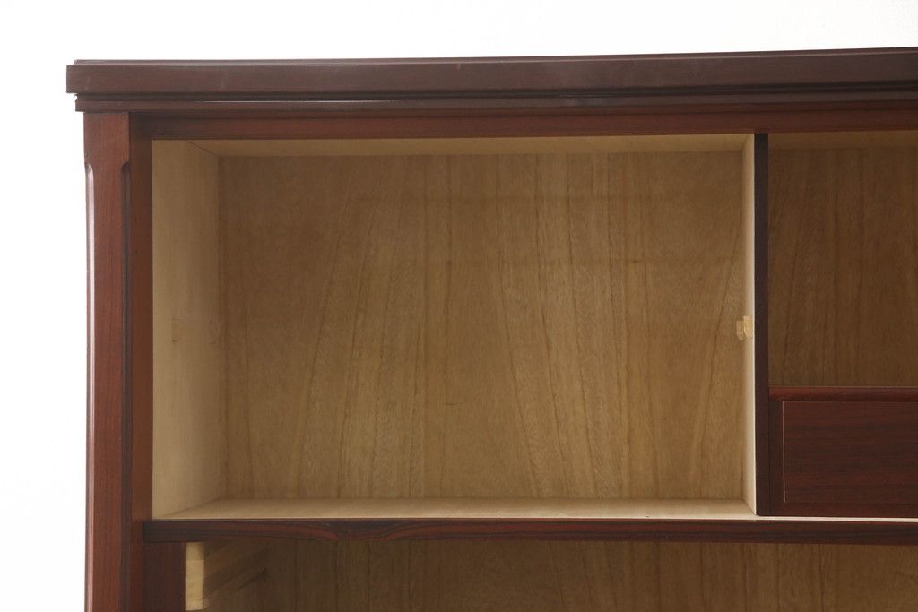 婚礼箪笥を小さくリメイク!高さと幅をリサイズし、観音扉の取り外しでより使いやすく。色ムラを綺麗にして仕上げ。