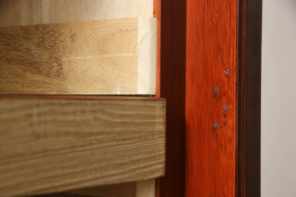 婚礼箪笥を小さくリメイク!高さと幅をリサイズし、観音扉の取り外しでより使いやすく。色ムラを綺麗にして仕上げ。