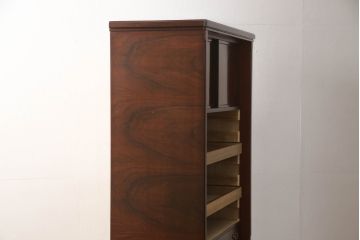 婚礼箪笥を小さくリメイク!高さと幅をリサイズし、観音扉の取り外しでより使いやすく。色ムラを綺麗にして仕上げ。