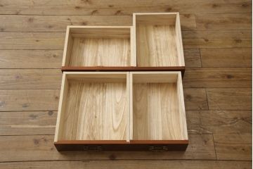 婚礼箪笥を小さくリメイク!高さと幅をリサイズし、観音扉の取り外しでより使いやすく。色ムラを綺麗にして仕上げ。