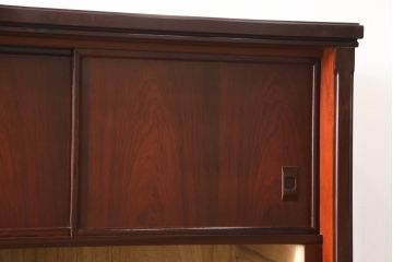 婚礼箪笥を小さくリメイク!高さと幅をリサイズし、観音扉の取り外しでより使いやすく。色ムラを綺麗にして仕上げ。