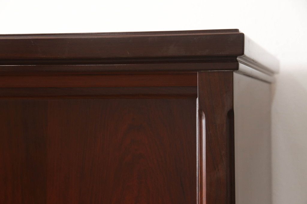 婚礼箪笥を小さくリメイク!高さと幅をリサイズし、観音扉の取り外しでより使いやすく。色ムラを綺麗にして仕上げ。