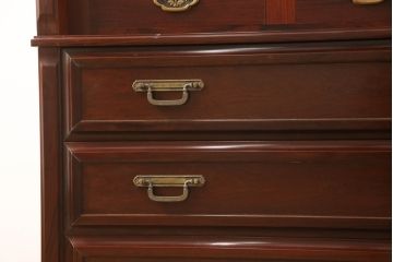 婚礼箪笥を小さくリメイク!高さと幅をリサイズし、観音扉の取り外しでより使いやすく。色ムラを綺麗にして仕上げ。