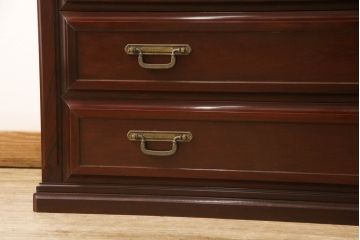 婚礼箪笥を小さくリメイク!高さと幅をリサイズし、観音扉の取り外しでより使いやすく。色ムラを綺麗にして仕上げ。