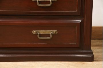 婚礼箪笥を小さくリメイク!高さと幅をリサイズし、観音扉の取り外しでより使いやすく。色ムラを綺麗にして仕上げ。