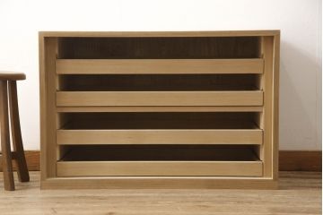 桐箪笥のサイズをリメイク!扉を取り外し、ご希望の大きさにリサイズ。桐材の木目・色味を活かしたナチュラル仕上げ。