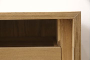 桐箪笥のサイズをリメイク!扉を取り外し、ご希望の大きさにリサイズ。桐材の木目・色味を活かしたナチュラル仕上げ。