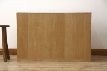桐箪笥のサイズをリメイク!扉を取り外し、ご希望の大きさにリサイズ。桐材の木目・色味を活かしたナチュラル仕上げ。