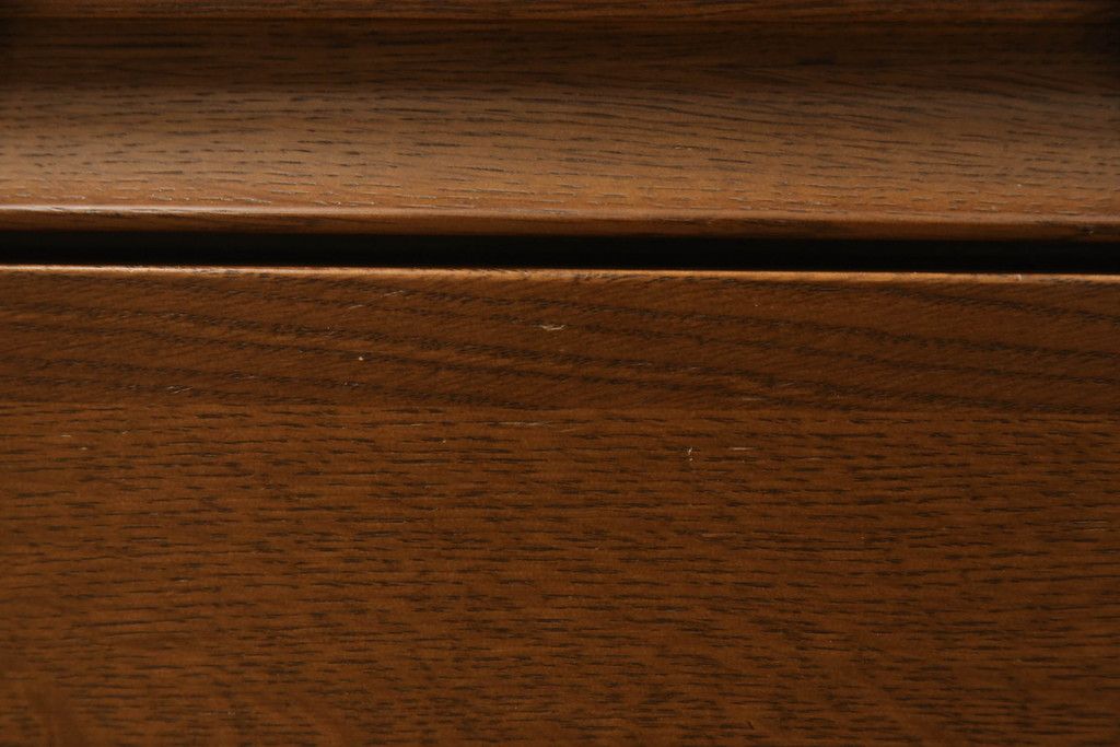 洋服ダンスをチェストにリメイク!下3段を利用し、幅を小さくリサイズ。キャスターを取り付けてクローゼット内収納チェストに。