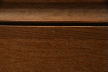 洋服ダンスをチェストにリメイク!下3段を利用し、幅を小さくリサイズ。キャスターを取り付けてクローゼット内収納チェストに。