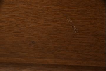 洋服ダンスをチェストにリメイク!下3段を利用し、幅を小さくリサイズ。キャスターを取り付けてクローゼット内収納チェストに。