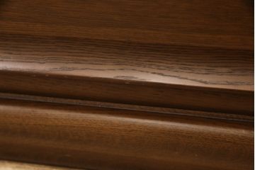 洋服ダンスをチェストにリメイク!下3段を利用し、幅を小さくリサイズ。キャスターを取り付けてクローゼット内収納チェストに。