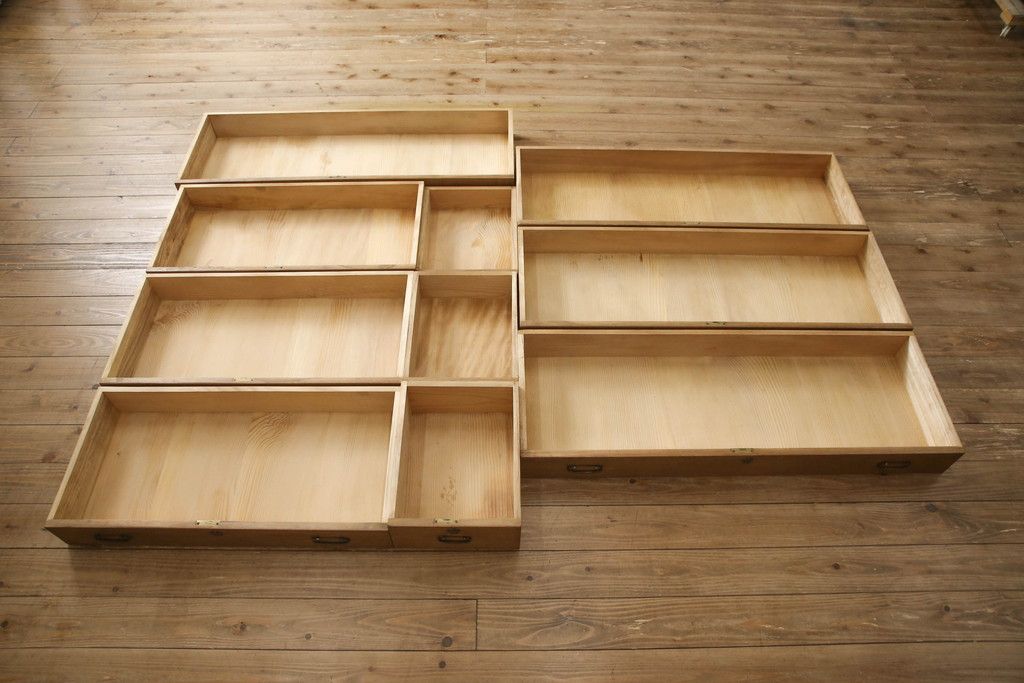 桐箪笥を綺麗に再生!高品質リペアを施し、顔料の入ったワックスで着色仕上げ。