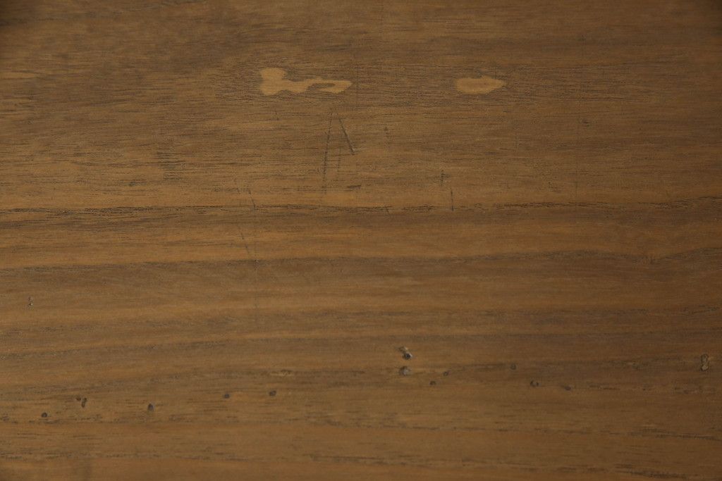 桐箪笥を綺麗に再生!高品質リペアを施し、顔料の入ったワックスで着色仕上げ。