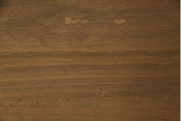 桐箪笥を綺麗に再生!高品質リペアを施し、顔料の入ったワックスで着色仕上げ。