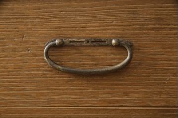 桐箪笥を綺麗に再生!高品質リペアを施し、顔料の入ったワックスで着色仕上げ。