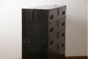 桐箪笥に脚の取り付けリメイク!高品質リペアを施し、オリジナルの色を基準に着色仕上げ。