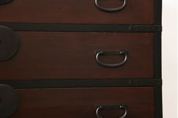 桐箪笥に脚の取り付けリメイク!高品質リペアを施し、オリジナルの色を基準に着色仕上げ。