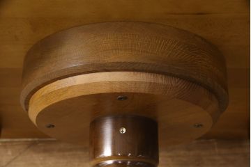 テーブルの高さを高くリメイク!高品質リペアを施し、取り外せる仕様の調整脚を取り付け。現状の色をベースに着色仕上げ。