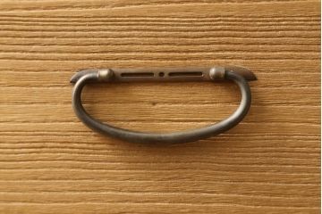 2段重ね桐箪笥を綺麗に再生!天板を補強し、現状の砥の粉を洗浄して蜜蝋ワックス仕上げ。