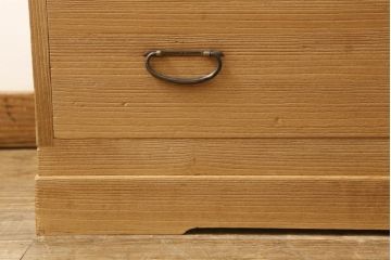 2段重ね桐箪笥を綺麗に再生!天板を補強し、現状の砥の粉を洗浄して蜜蝋ワックス仕上げ。