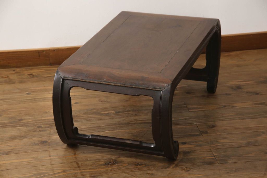 文机を綺麗に再生!高品質リペアを施し、ガタつきを調整。殺虫のために燻蒸作業。