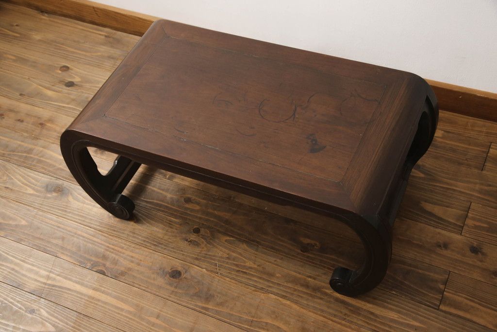 文机を綺麗に再生!高品質リペアを施し、ガタつきを調整。殺虫のために燻蒸作業。