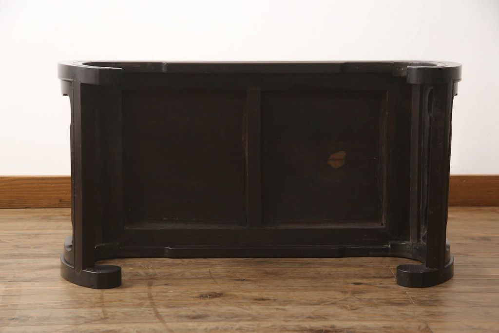 文机を綺麗に再生!高品質リペアを施し、ガタつきを調整。殺虫のために燻蒸作業。