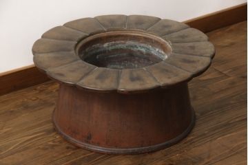 火鉢を綺麗に再生!高品質リペアを施し、殺虫のために燻蒸作業。