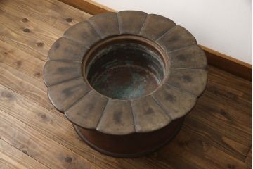 火鉢を綺麗に再生!高品質リペアを施し、殺虫のために燻蒸作業。