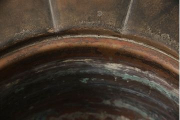 火鉢を綺麗に再生!高品質リペアを施し、殺虫のために燻蒸作業。