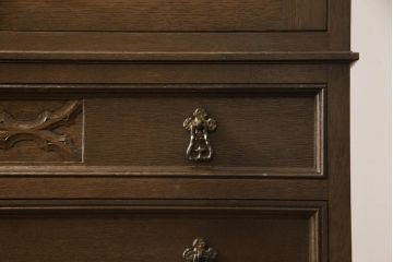 衣装箪笥を綺麗に再生!高品質リペアを施し、現状の色をベースに補色・キズ消し仕上げ。