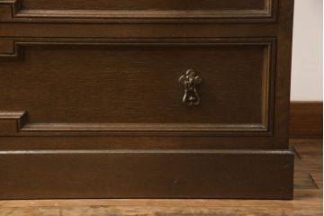 衣装箪笥を綺麗に再生!高品質リペアを施し、現状の色をベースに補色・キズ消し仕上げ。