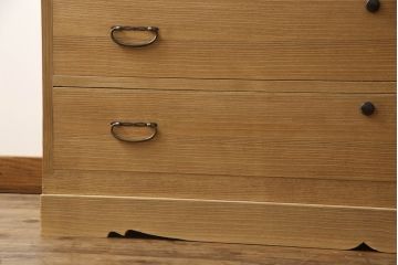 3段重ね桐箪笥を綺麗に再生!既存の砥の粉を洗浄後に蜜蝋ワックスで木地仕上げ。