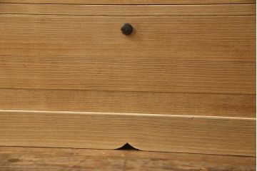 3段重ね桐箪笥を綺麗に再生!既存の砥の粉を洗浄後に蜜蝋ワックスで木地仕上げ。